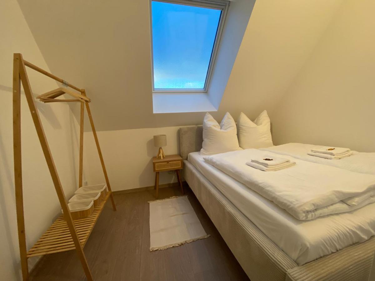 Oasis: Close To Munich - 4 Bedrooms - Kitchen Apartment