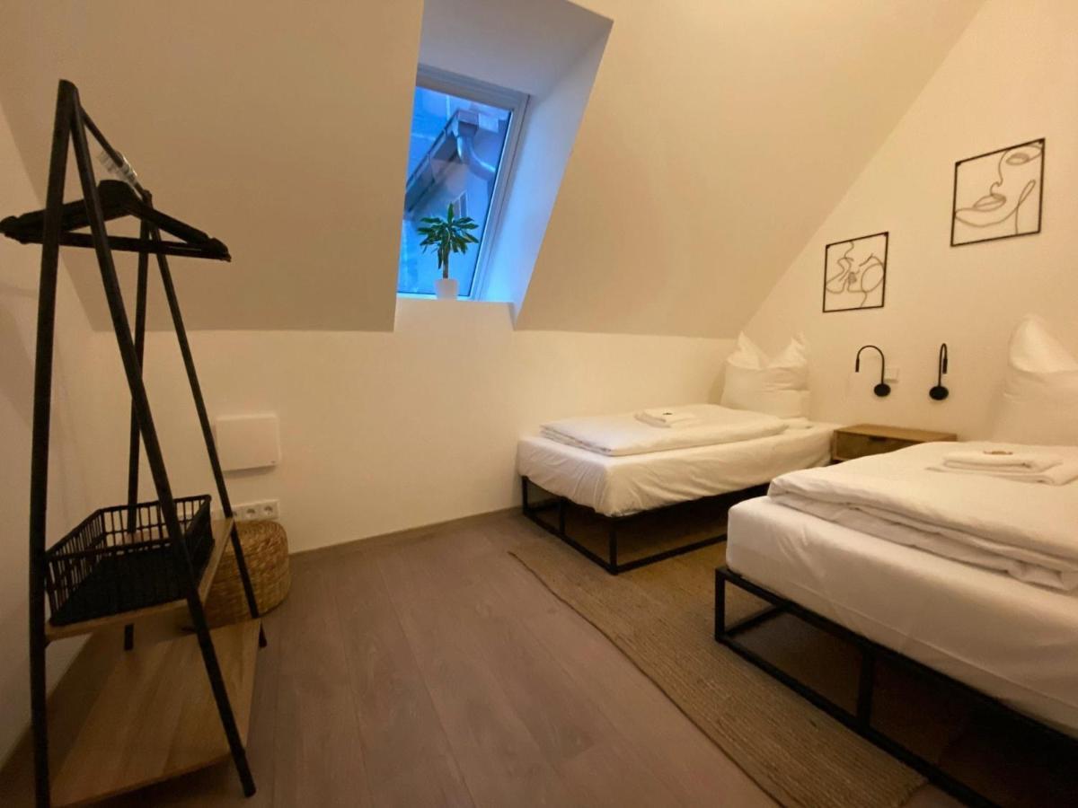 Apartment Oasis: Close To Munich - 4 Bedrooms - Kitchen